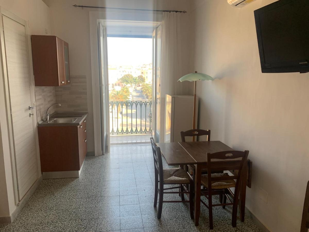 Colombo Apartment E Room เวียสเต ภายนอก รูปภาพ