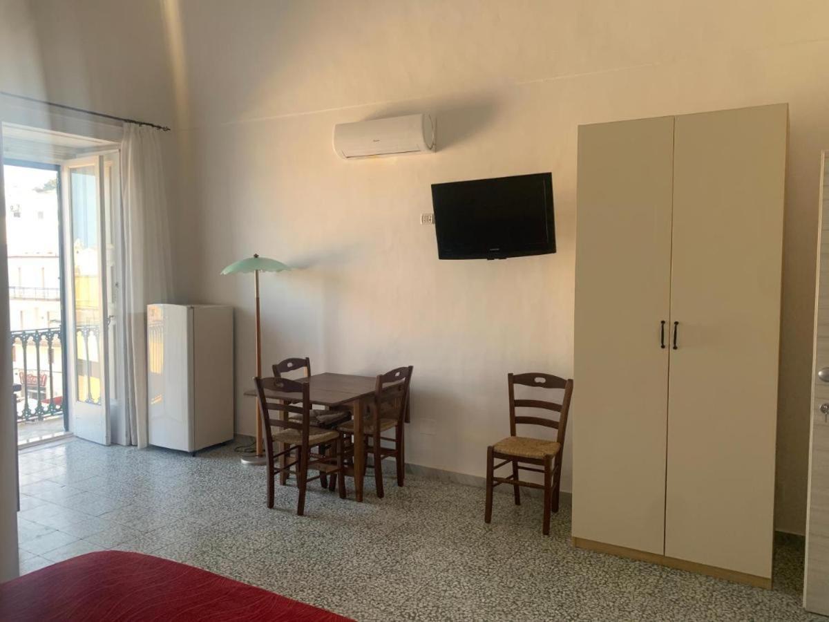 Colombo Apartment E Room เวียสเต ภายนอก รูปภาพ