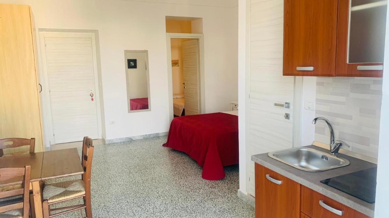 Colombo Apartment E Room เวียสเต ภายนอก รูปภาพ